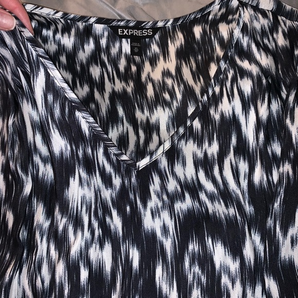 Like New! Express dress - Picture 5 of 6